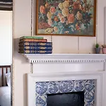 Half Moon House - Timeless Charm With Sea Views 펜션 *