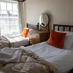 Half Moon House - Timeless Charm With Sea Views