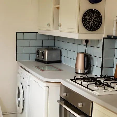 Half Moon House - Timeless Charm With Sea Views Holiday home Scarborough
