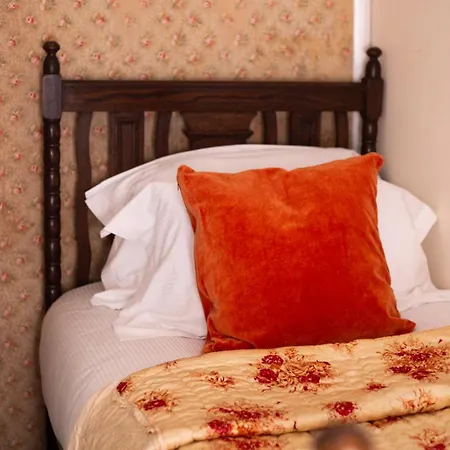 Дом отдыха Half Moon House - Timeless Charm With Sea Views Скарборо