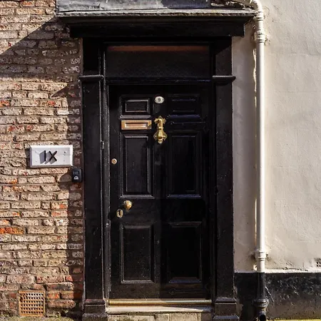Half Moon House - Timeless Charm With Sea Views Feriehus Scarborough