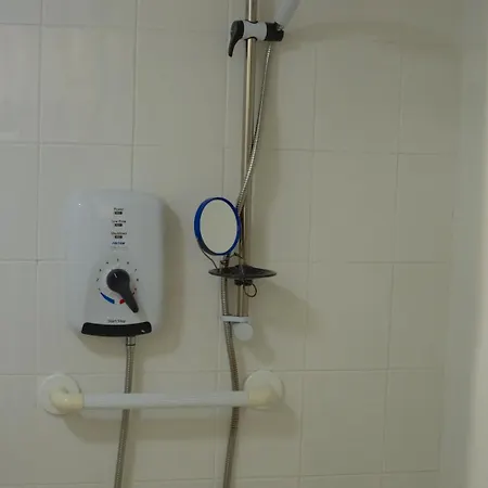 Дом отдыха Half Moon House - Timeless Charm With Sea Views *