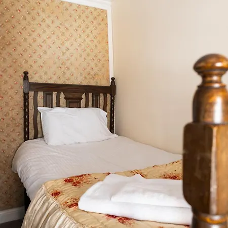 Half Moon House - Timeless Charm With Sea Views Дом отдыха *