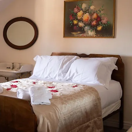 Half Moon House - Timeless Charm With Sea Views 別荘 スカーバラ