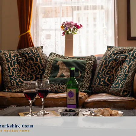 Half Moon House - Timeless Charm With Sea Views سكرابورو