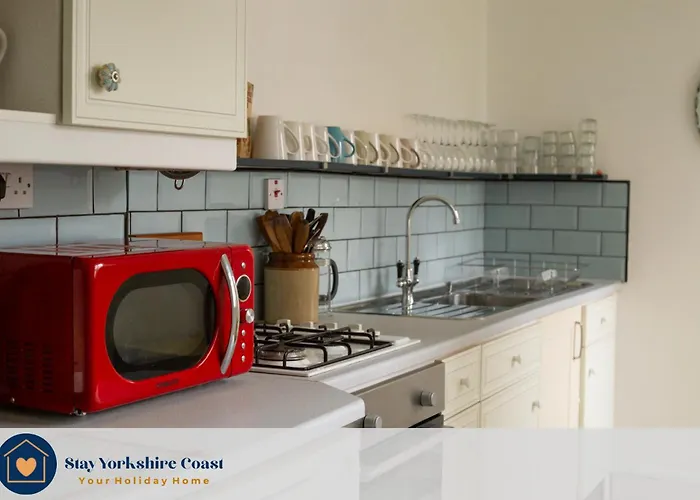 Half Moon House - Timeless Charm With Sea Views Nyaraló